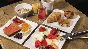 Dagelijks continentaal ontbijt inbegrepen