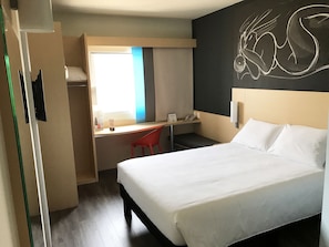 Room, 1 Double Bed | Desk, blackout drapes, soundproofing, free WiFi