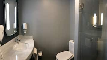 Regadera, amenidades de baño ecológicas, secadora de cabello, toallas