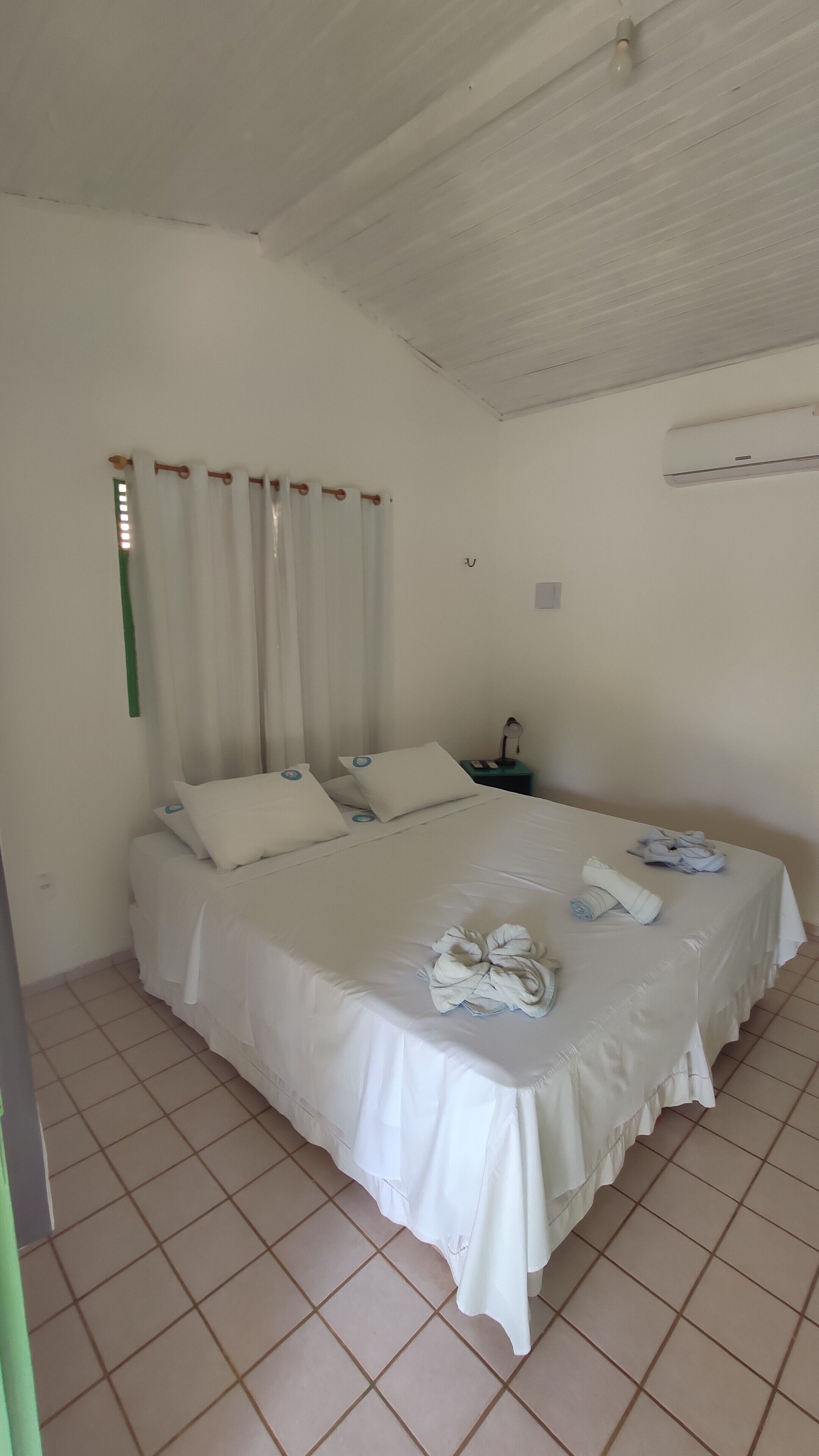 Cabaña estándar | Minibar, caja fuerte, cortinas opacas y wifi gratis