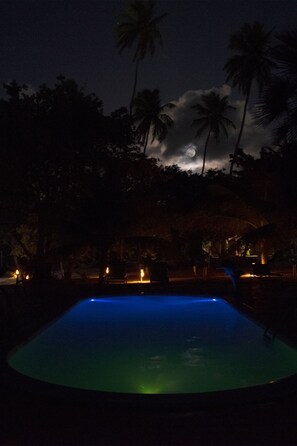 Outdoor pool, sun loungers - Pousada Mar de Estrelas (São Miguel do Gostoso)