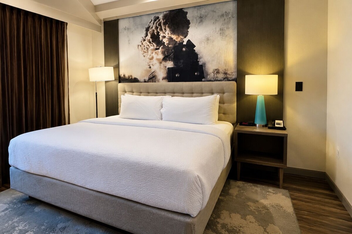 In-room safe, desk, laptop workspace, blackout drapes