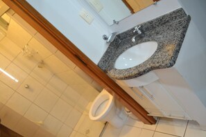 Family Apartment, 2 Bedrooms, Smoking | Bathroom