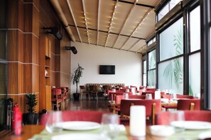 Frühstück, Mittagessen und Abendessen