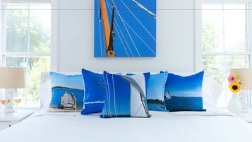 Standard Room, 1 King Bed | Premium bedding, iron/ironing board, free WiFi, bed sheets