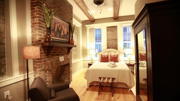 Premium Apartment, 3 Bedrooms, Non Smoking - 229 King Luxury Suites (Charleston)