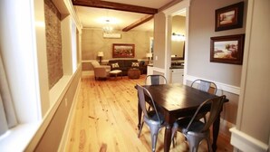 Premium Apartment, 3 Bedrooms, Non Smoking | In-room dining - 229 King Luxury Suites (Charleston)