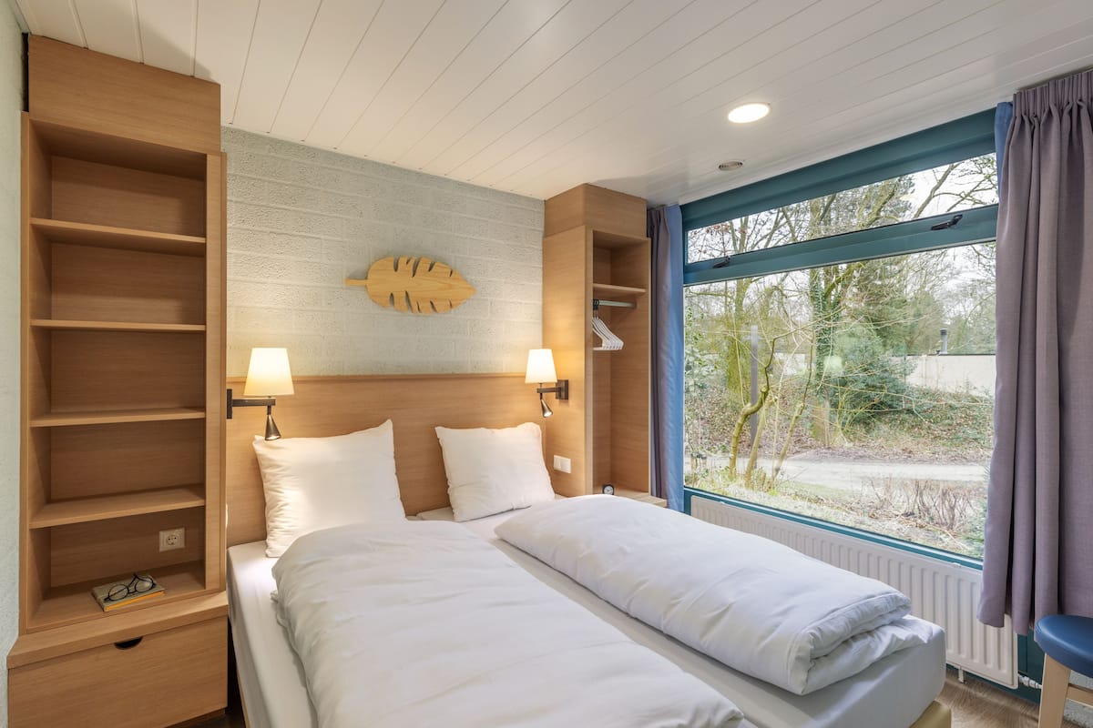 In-room safe, free WiFi, bed sheets