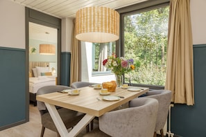 Deluxe Cottage | In-room dining - Center Parcs Het Heijderbos (Heijen)