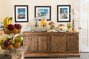 Tägliches inbegriffenes Frühstücksbuffet