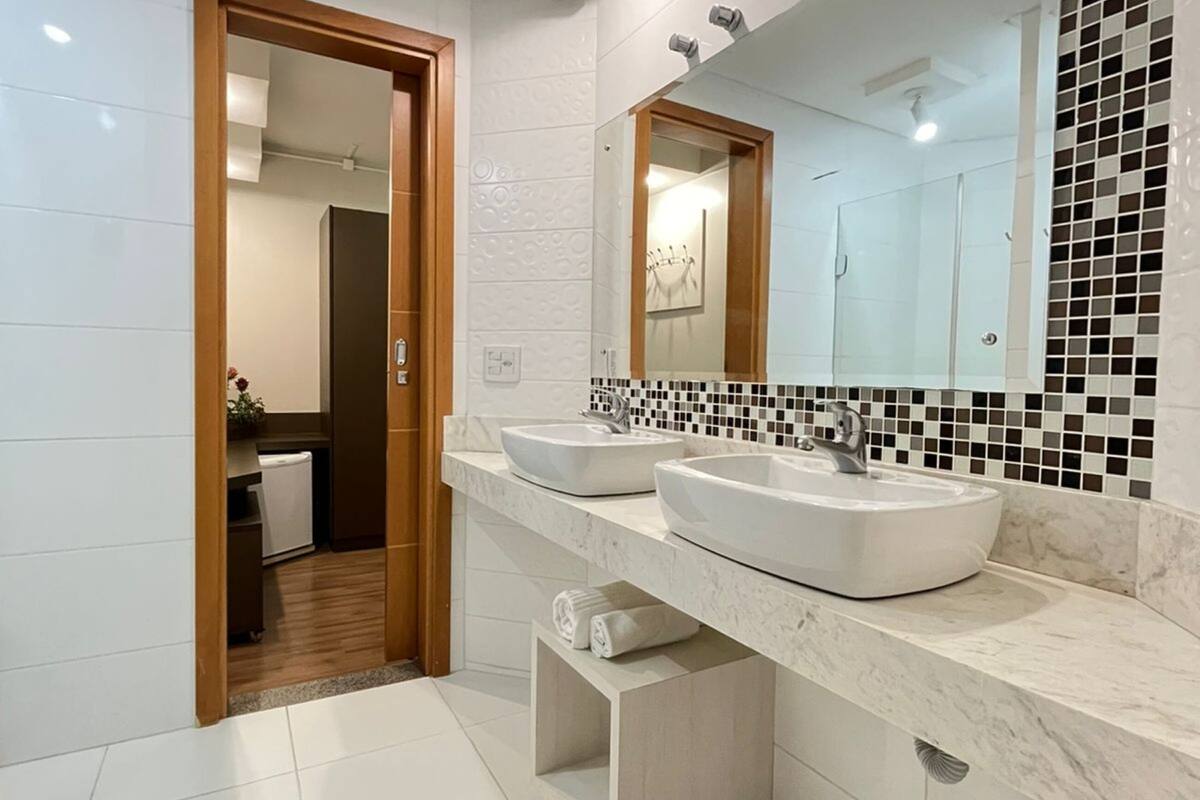 executive room | bathroom | designer toiletries, bathrobes, towels, soap