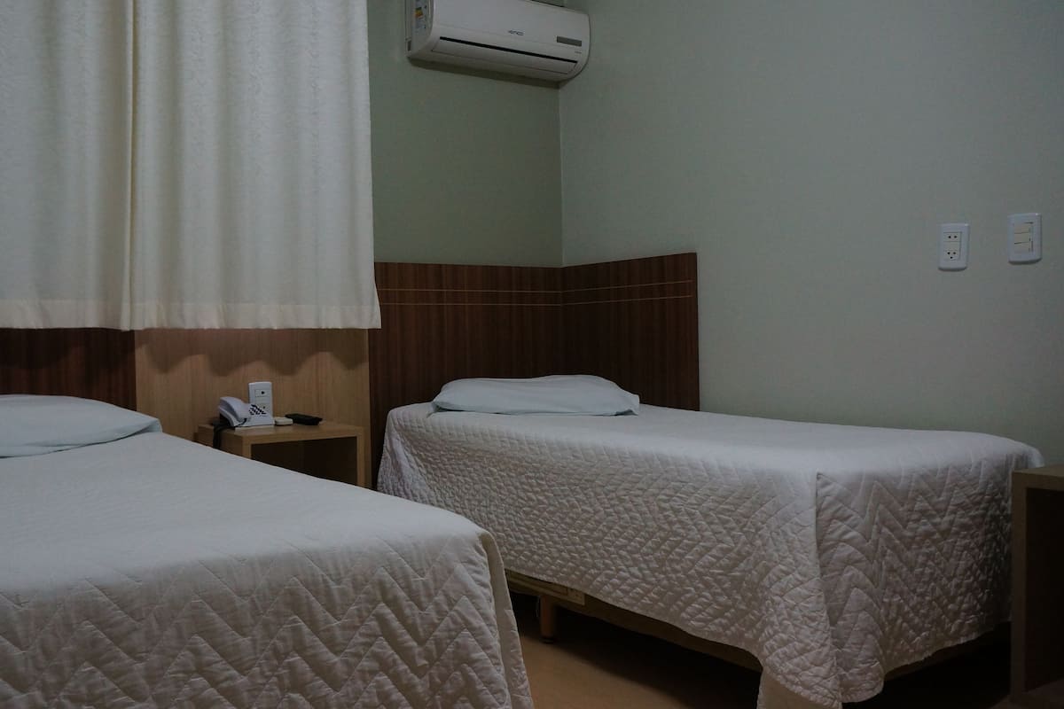 Minibar, wifi gratis y ropa de cama 