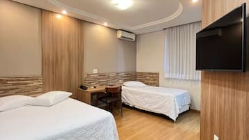 Chambre Triple Supérieure | 1 chambre, minibar, Wi-Fi gratuit, draps fournis