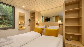 Premium Room | In-room safe, free WiFi, bed sheets