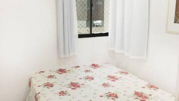 Apartment | 1 bedroom, blackout drapes, iron/ironing board, rollaway beds