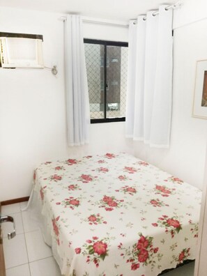Apartment | 1 bedroom, blackout curtains, iron/ironing board, rollaway beds