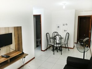 Living room - Apartartamento 2qtos novo e completo a 250 mts do mar (Maceió)