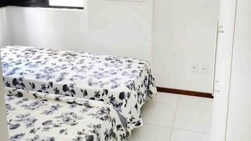 Apartment | 1 bedroom, blackout drapes, iron/ironing board, rollaway beds
