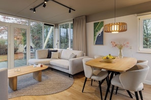 Deluxe Cottage, 2 Bedrooms | Free WiFi, bed sheets - Center Parcs Parc Sandur (Emmen)