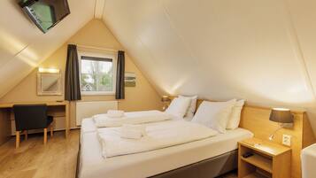 3 bedrooms, free WiFi, bed sheets