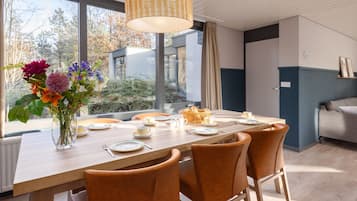 Deluxe cottage | Dineren op de kamer