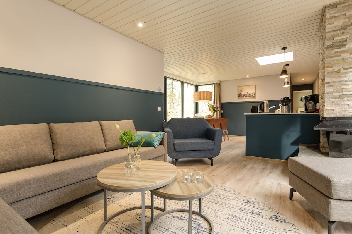 Deluxe Cottage (VIP) | Living area