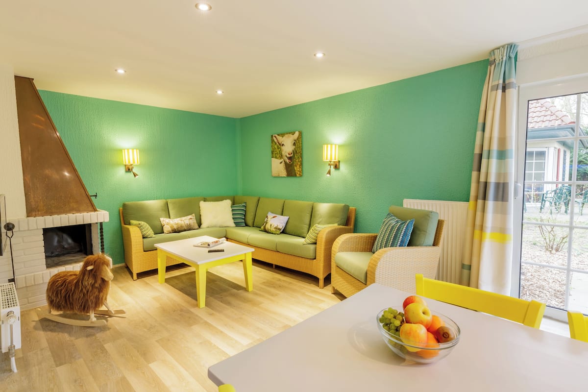Comfort Cottage, 3 bedrooms | 2 bedrooms, free WiFi, bed sheets