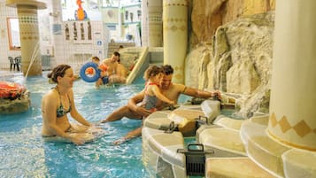 Piscine couverte, piscine extérieure, maßtres-nageurs sur place