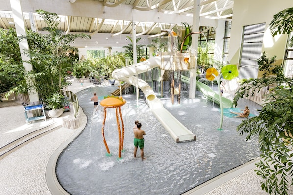 Indoor pool, outdoor pool, lifeguards on site