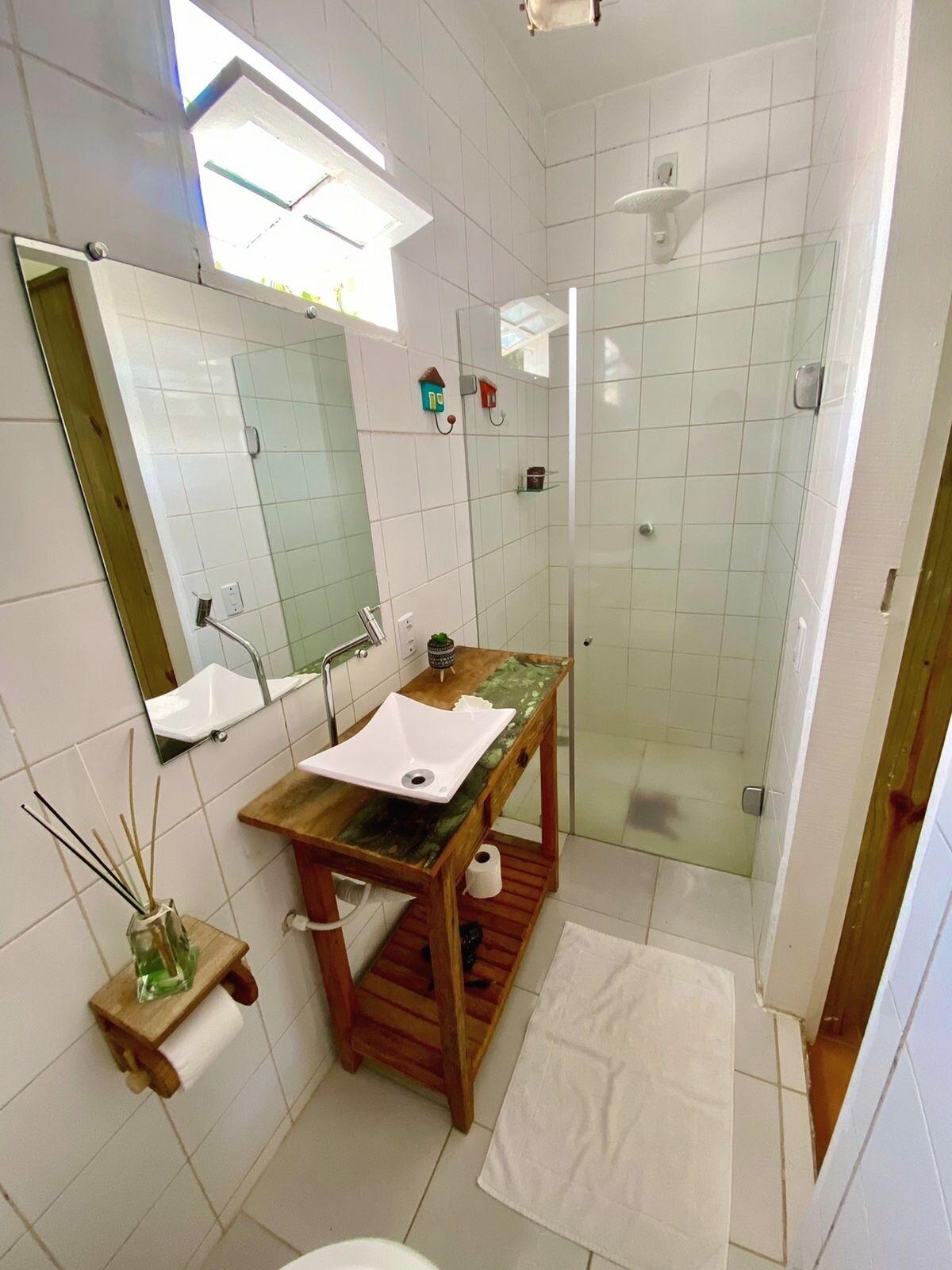 Executive tweepersoonskamer, voor 1 persoon | Badkamer | Een douche, een haardroger, handdoeken, zeep