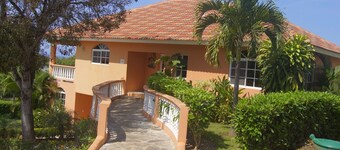 Beautiful 3 Bedroom ocean view villa in sosua