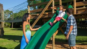 Children’s play area – outdoor
