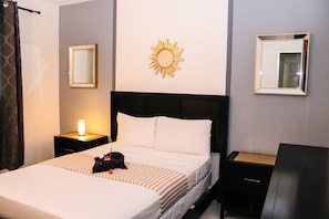 Suite, 2 Bedrooms | Dihias secara berasingan, dilengkapkan perabot secara berasingan