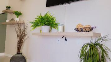 Appartement, 2 chambres | Coin séjour | TV connectée