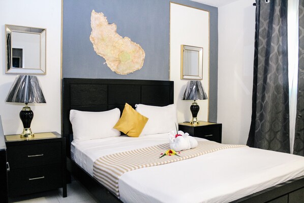 Suite, 2 Bedrooms | Individually decorated, individually furnished, soundproofing