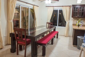 Six Bedroom Villa | บริการอาหารในห้องพัก