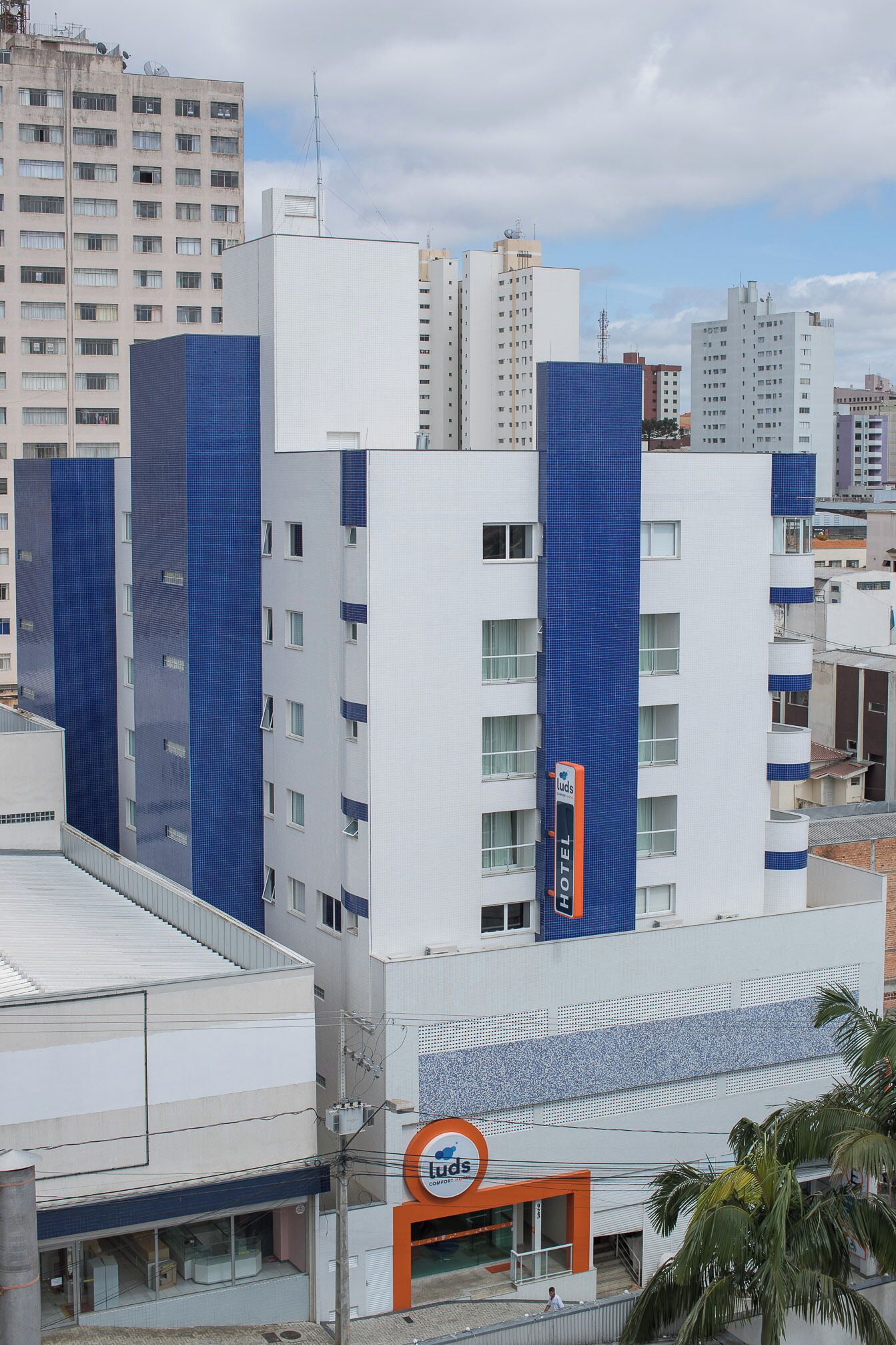 Fachada de la propiedad