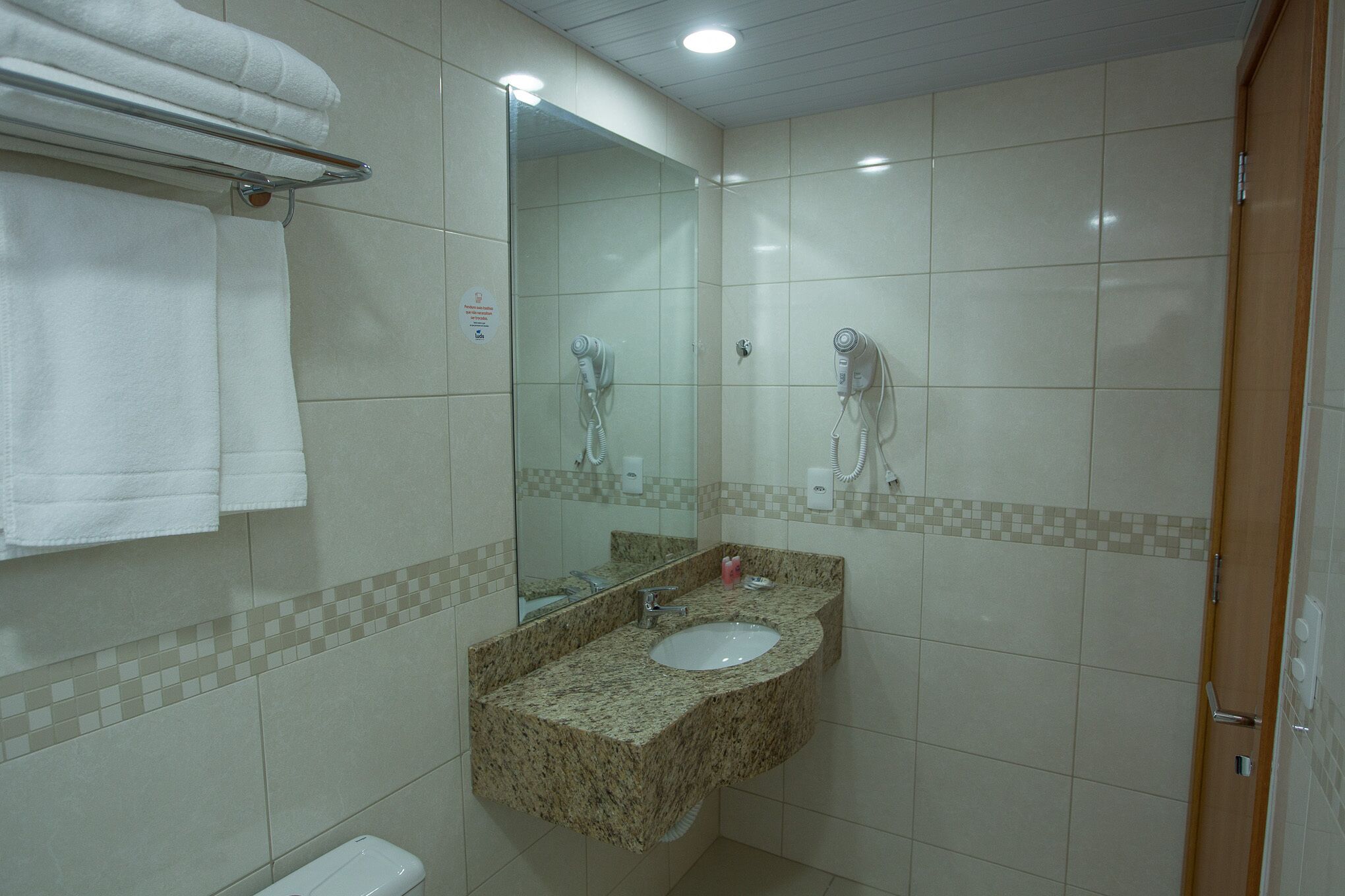 triple room, 3 single beds, city view | bathroom | shower, free toiletries, hair dryer, towels