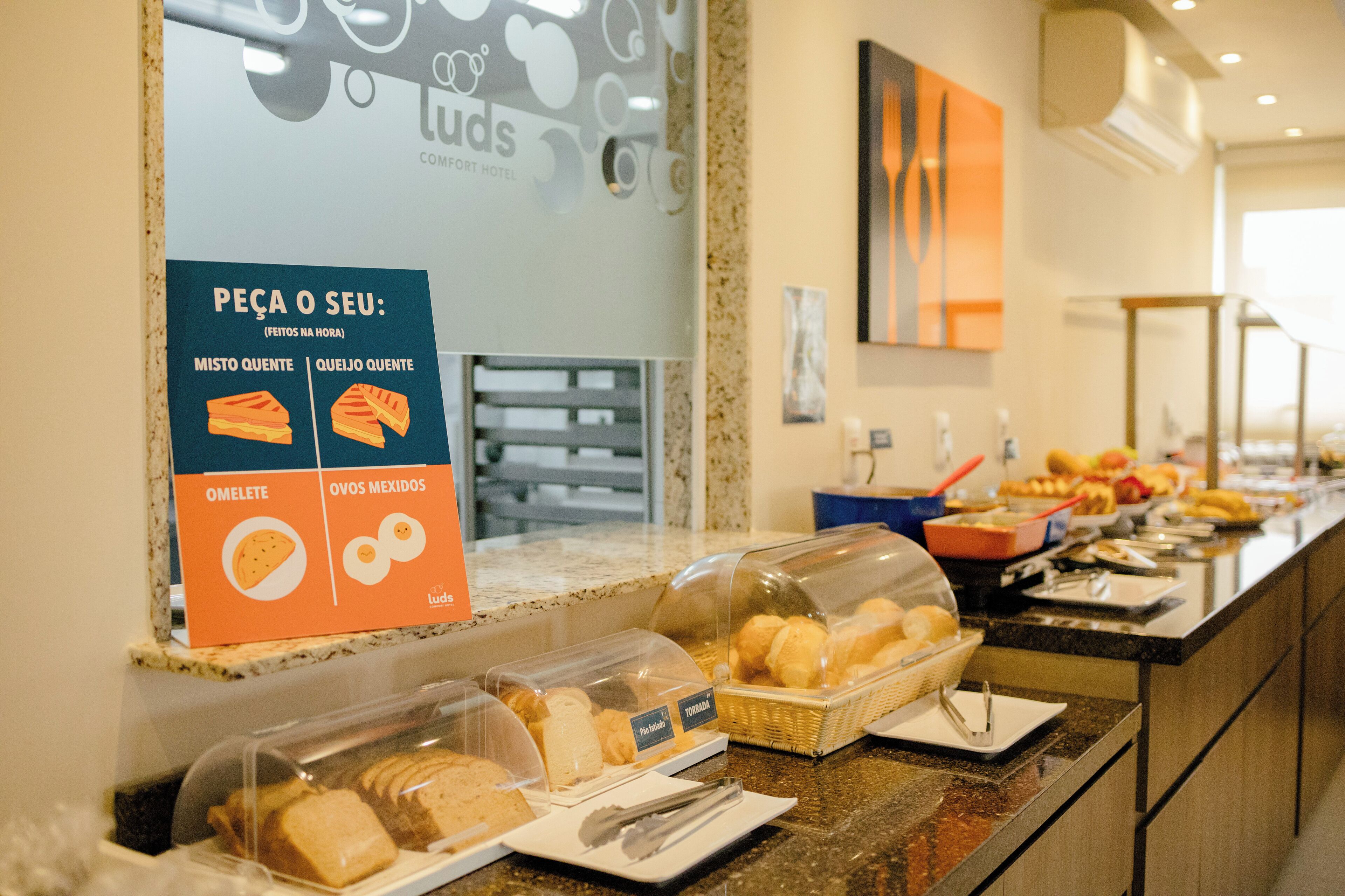 Bao gồm bữa sáng buffet hàng ngày 