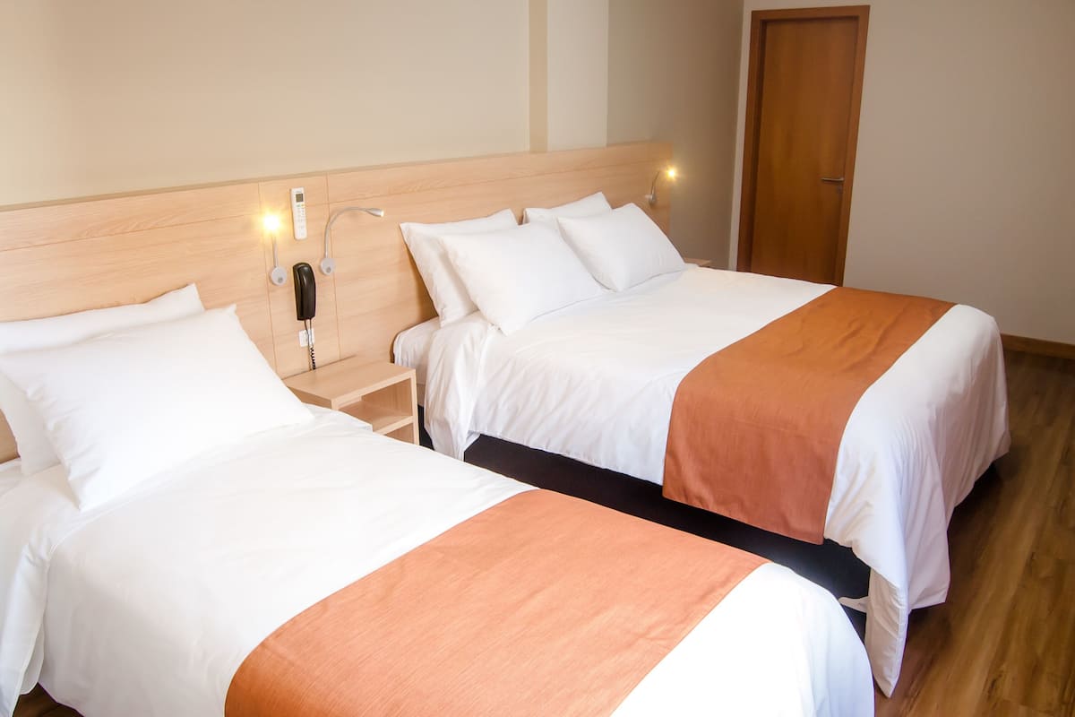 comfort triple room | 1 bedroom, hypo-allergenic bedding, minibar, desk