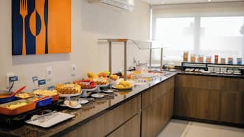 Free daily buffet breakfast