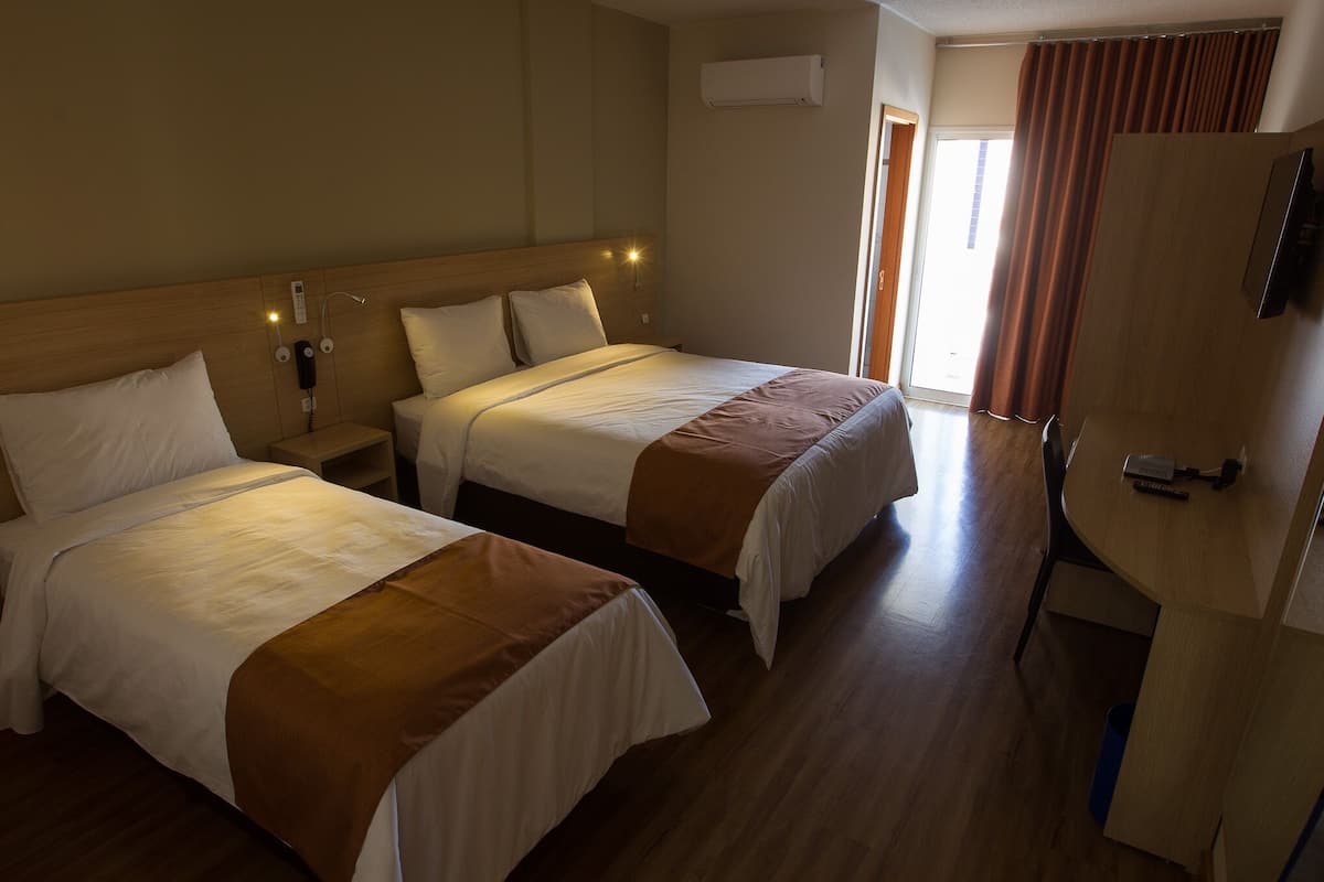 triple room, city view | 1 bedroom, hypo-allergenic bedding, minibar, desk