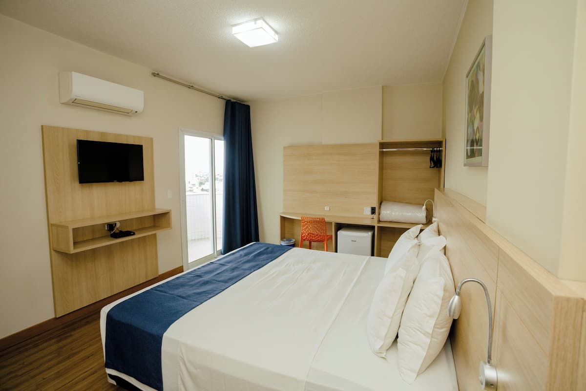 Premium kamer, 1 kingsize bed | Kameruitzicht