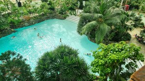 Innenpool, 2 Außenpools