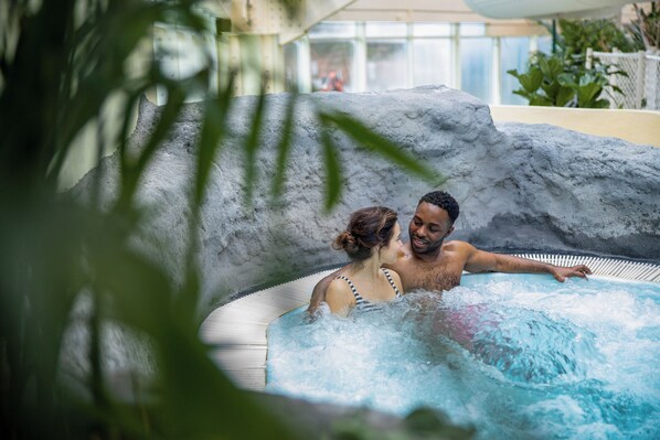 Indoor pool, outdoor pool, lifeguards on site