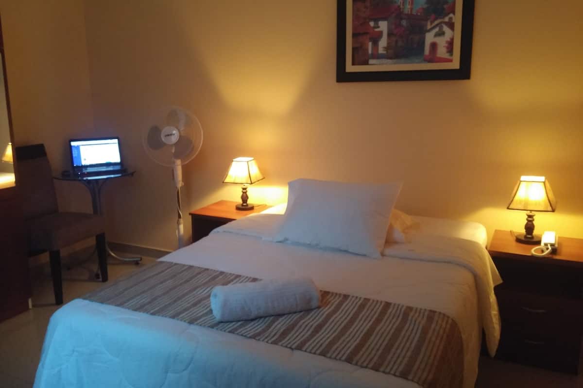Iron/ironing board, rollaway beds, free WiFi
