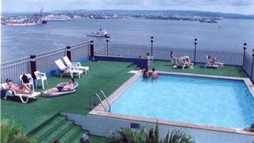 Outdoor pool, sun loungers