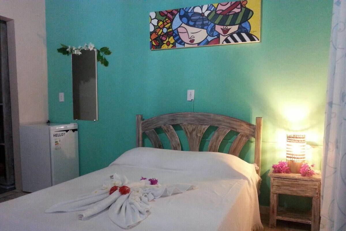 Minibar, free WiFi, bed sheets