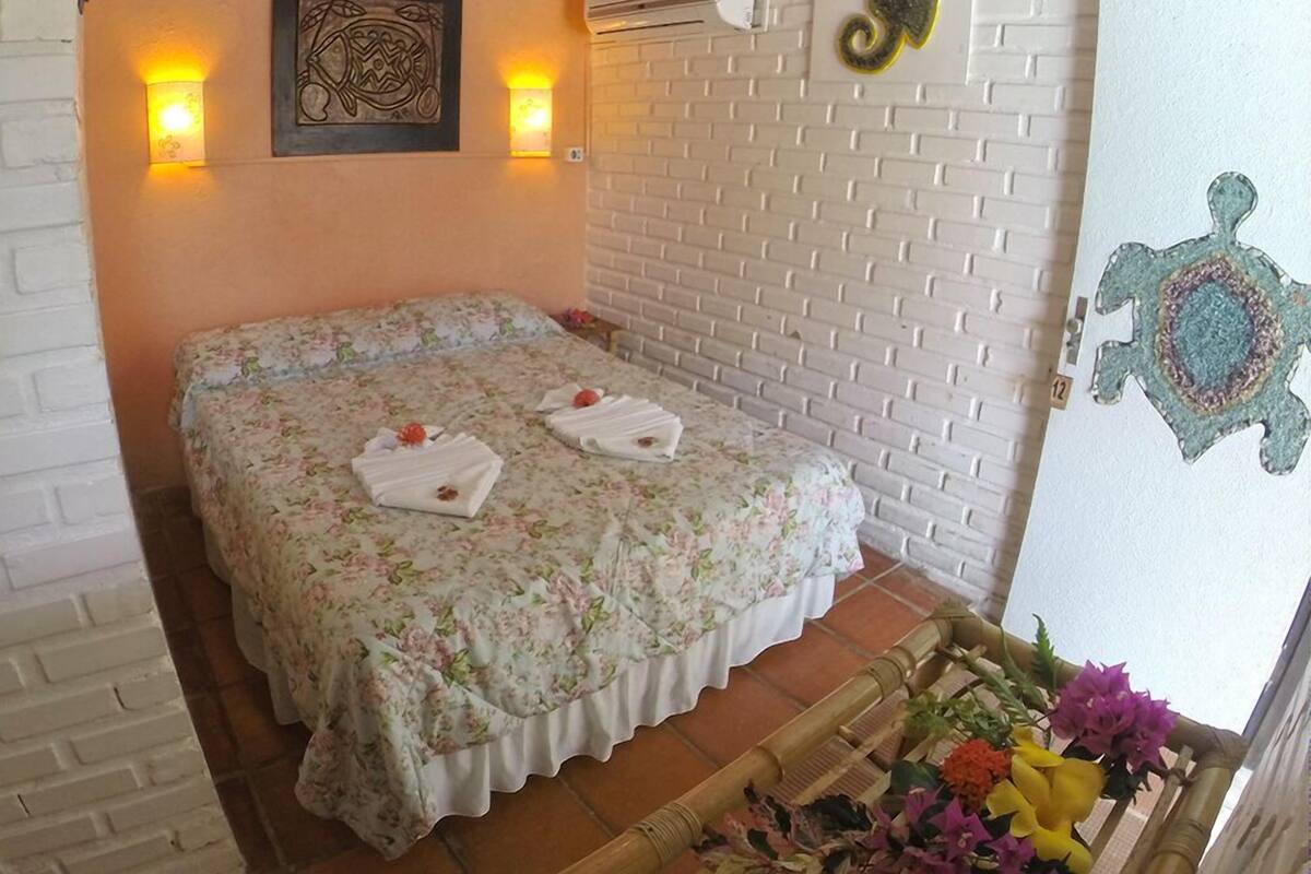 Economy Double Room, 1 Double Bed | Minibar, free WiFi, bed sheets