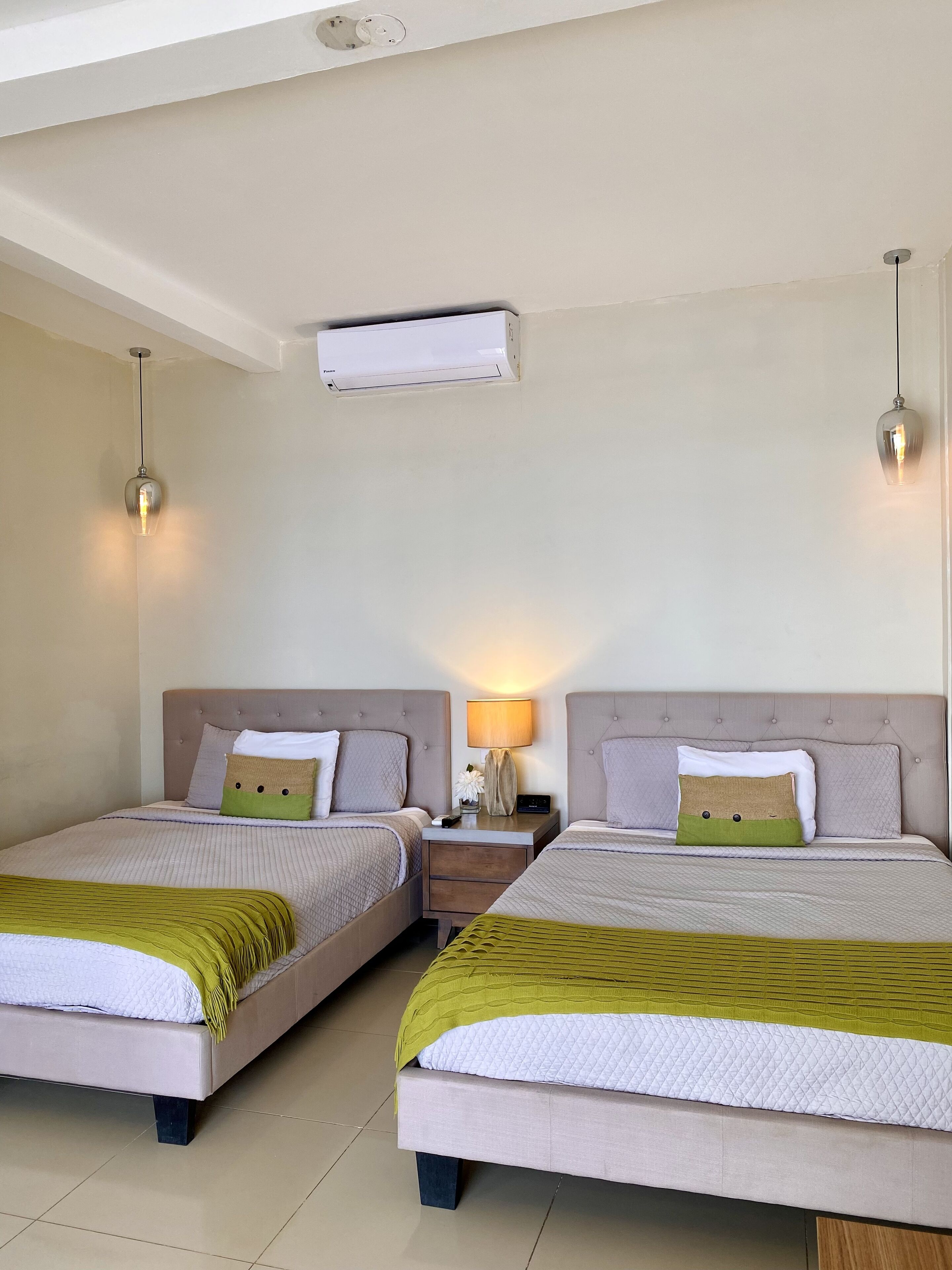 green room | in-room safe, desk, iron/ironing board, free wifi